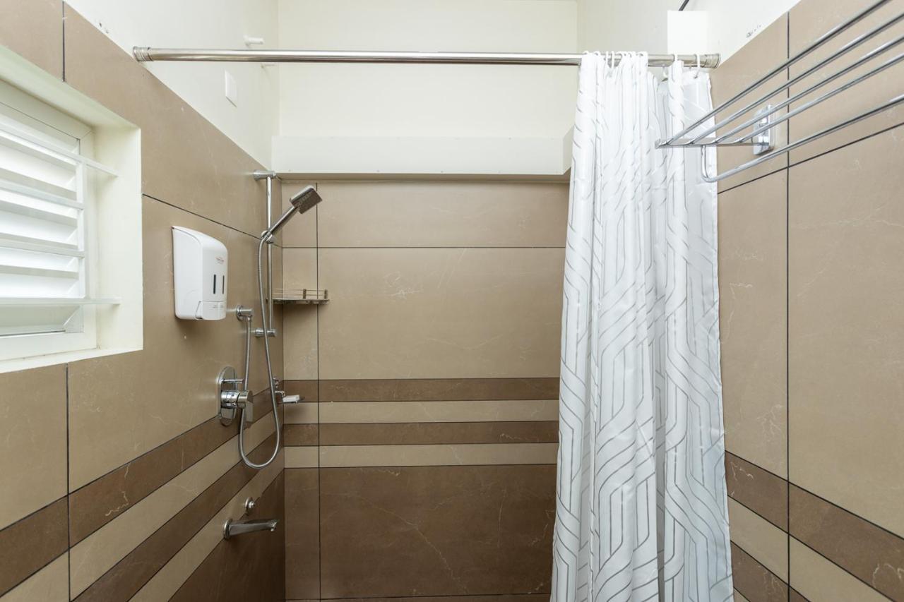 Esaa Airport Hotel Kochi Ngoại thất bức ảnh