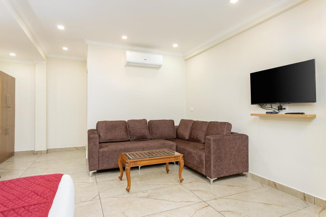 Esaa Airport Hotel Kochi Ngoại thất bức ảnh