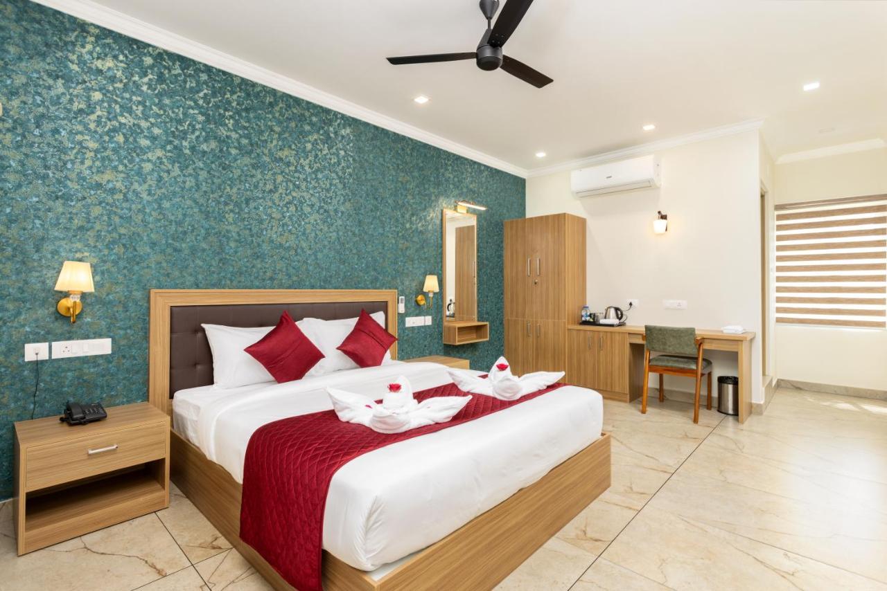 Esaa Airport Hotel Kochi Ngoại thất bức ảnh