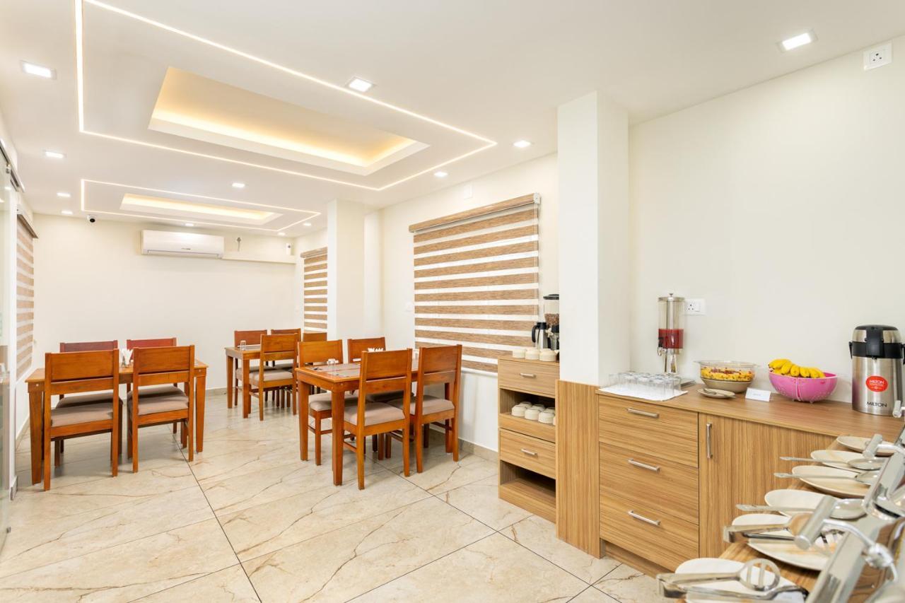Esaa Airport Hotel Kochi Ngoại thất bức ảnh