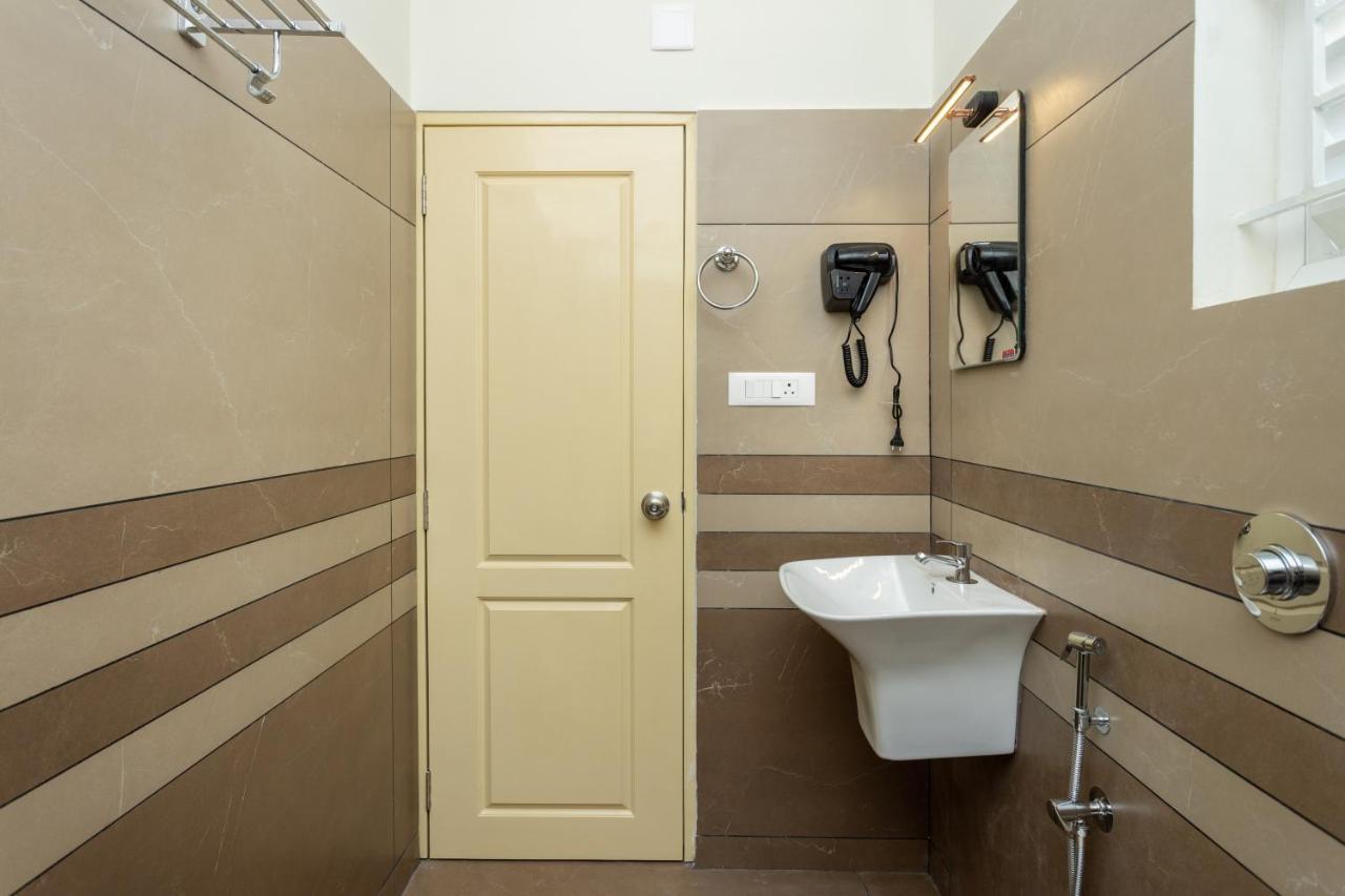 Esaa Airport Hotel Kochi Ngoại thất bức ảnh
