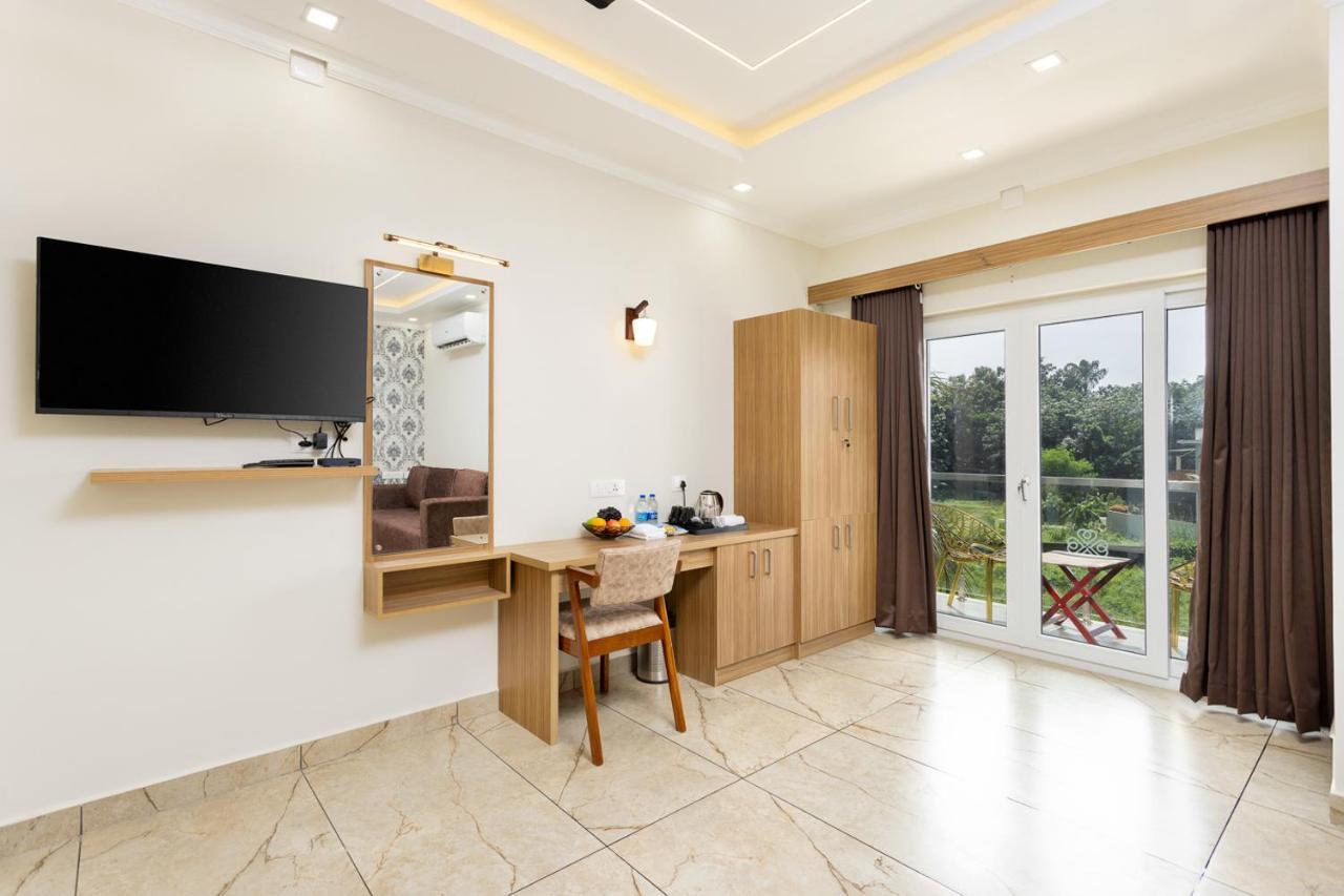 Esaa Airport Hotel Kochi Ngoại thất bức ảnh