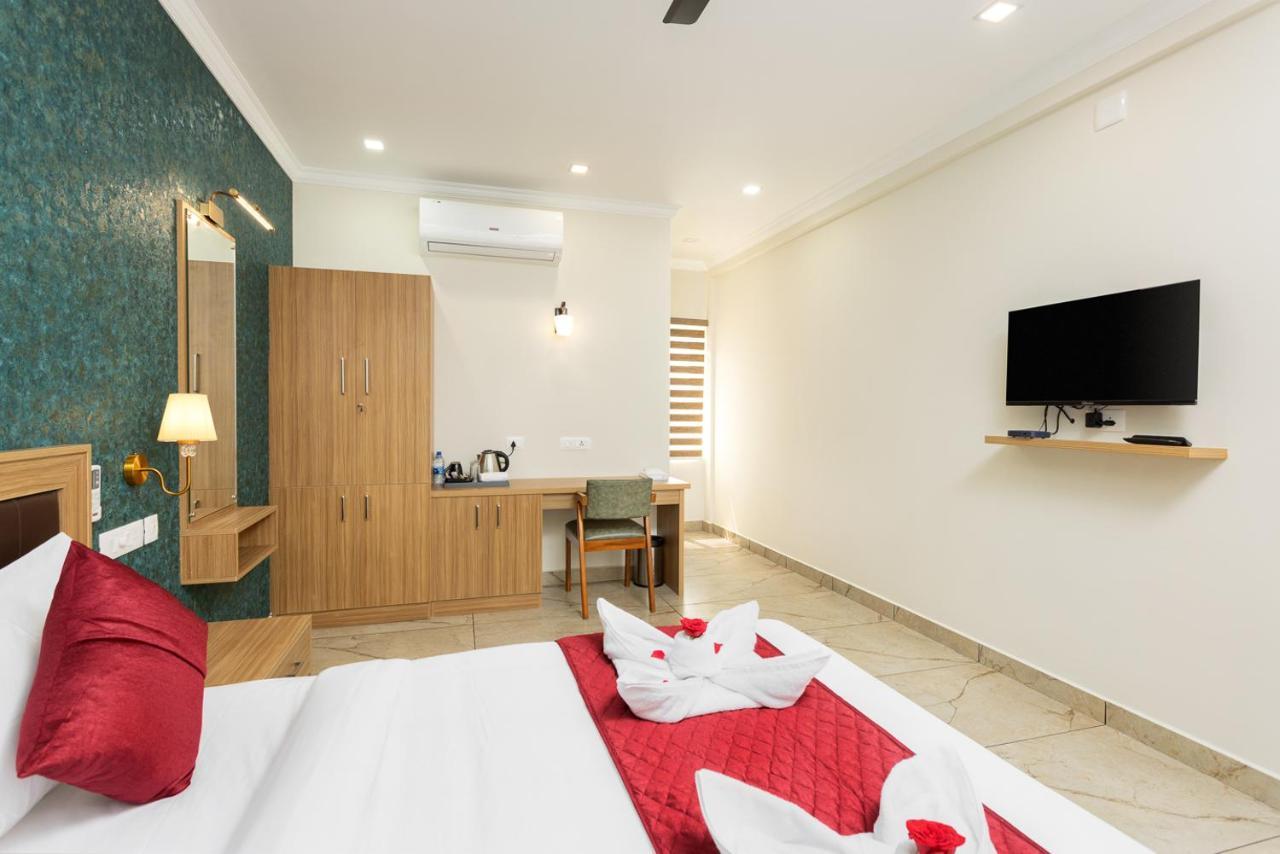 Esaa Airport Hotel Kochi Ngoại thất bức ảnh