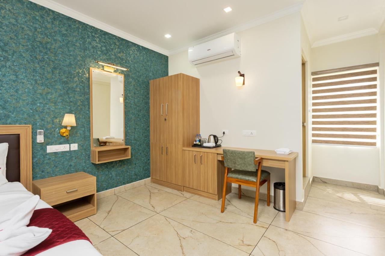 Esaa Airport Hotel Kochi Ngoại thất bức ảnh