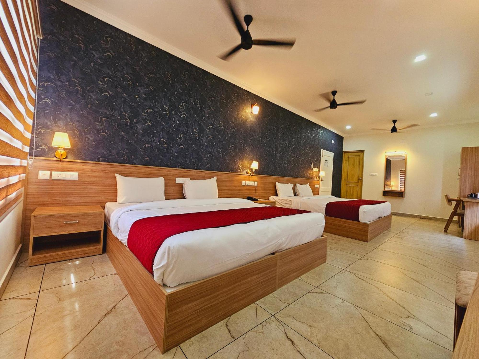 Esaa Airport Hotel Kochi Ngoại thất bức ảnh