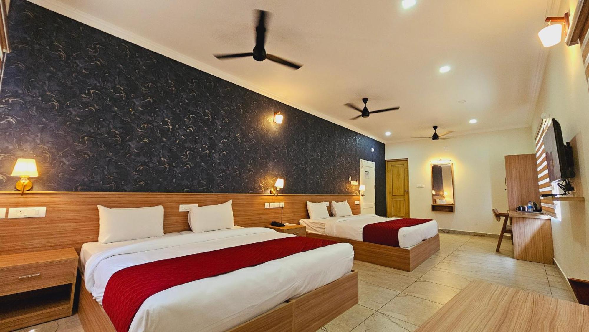 Esaa Airport Hotel Kochi Ngoại thất bức ảnh