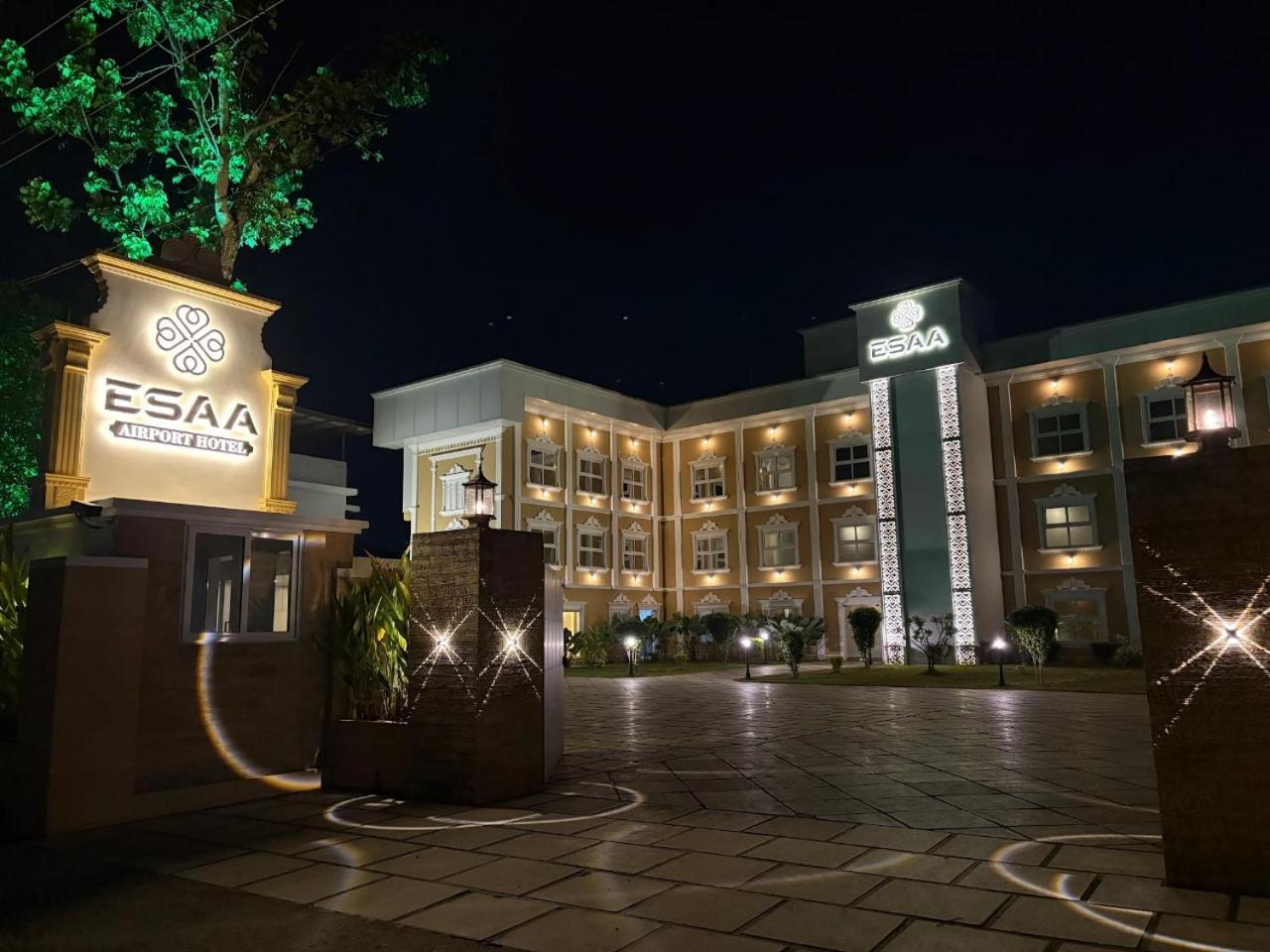Esaa Airport Hotel Kochi Ngoại thất bức ảnh